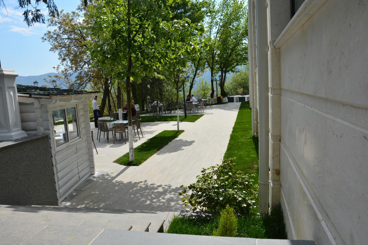 Hotel Turizem Shkelzeni Bajram Curri Εξωτερικό φωτογραφία