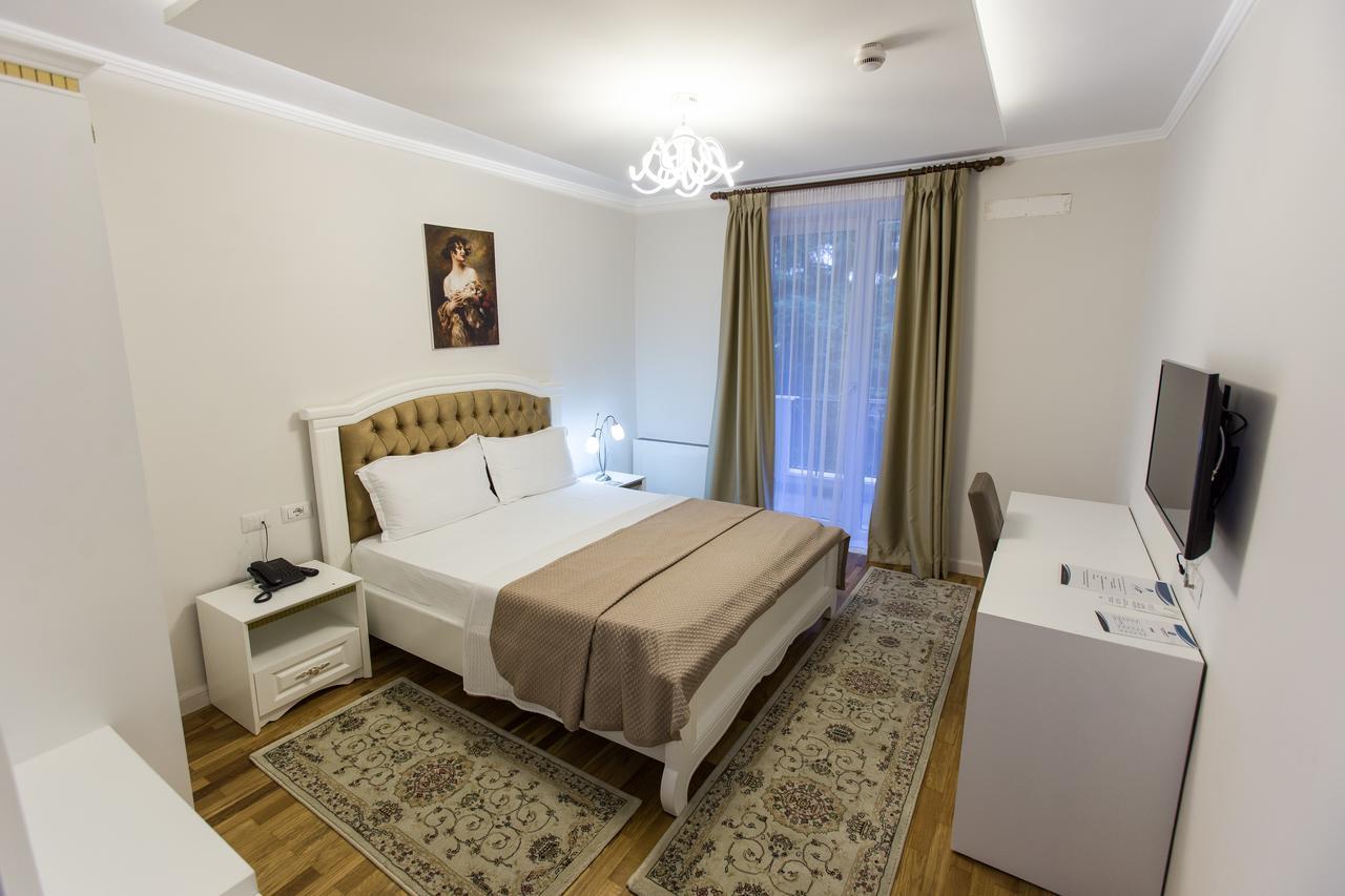 Hotel Turizem Shkelzeni Bajram Curri Εξωτερικό φωτογραφία